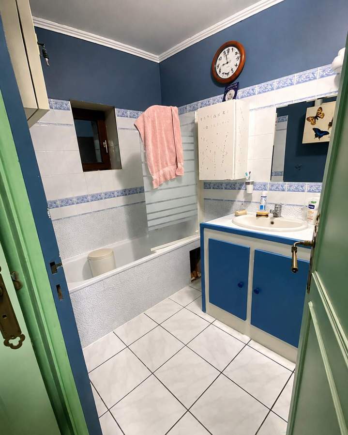 Espace baignoire douche et meuble vasque Lardy
